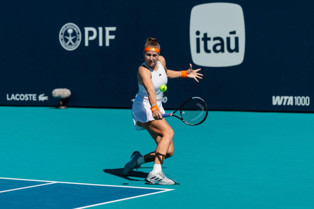 Кароліна Мухова стає першою півфіналісткою Miami Open