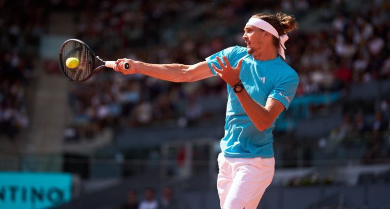 Александр Звєрєв